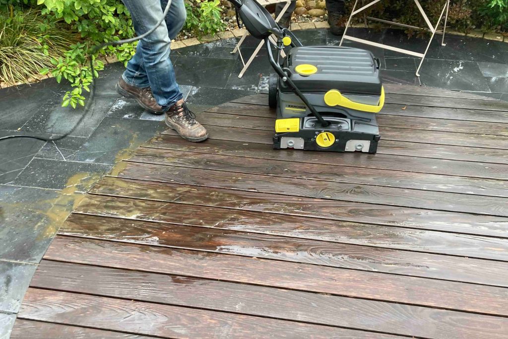 COLVER jardin paysage noyon compiegne nettoyage brosse terrasse bois