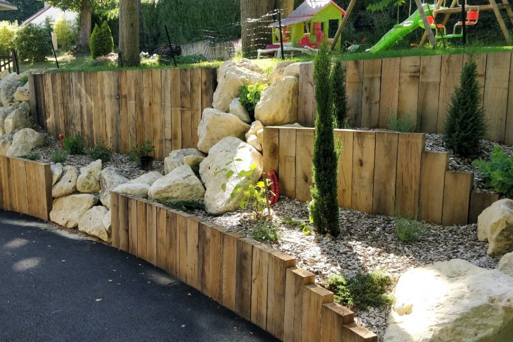 Colver createur jardin paysagiste oise amiens plantation talus enrochement palissade bois