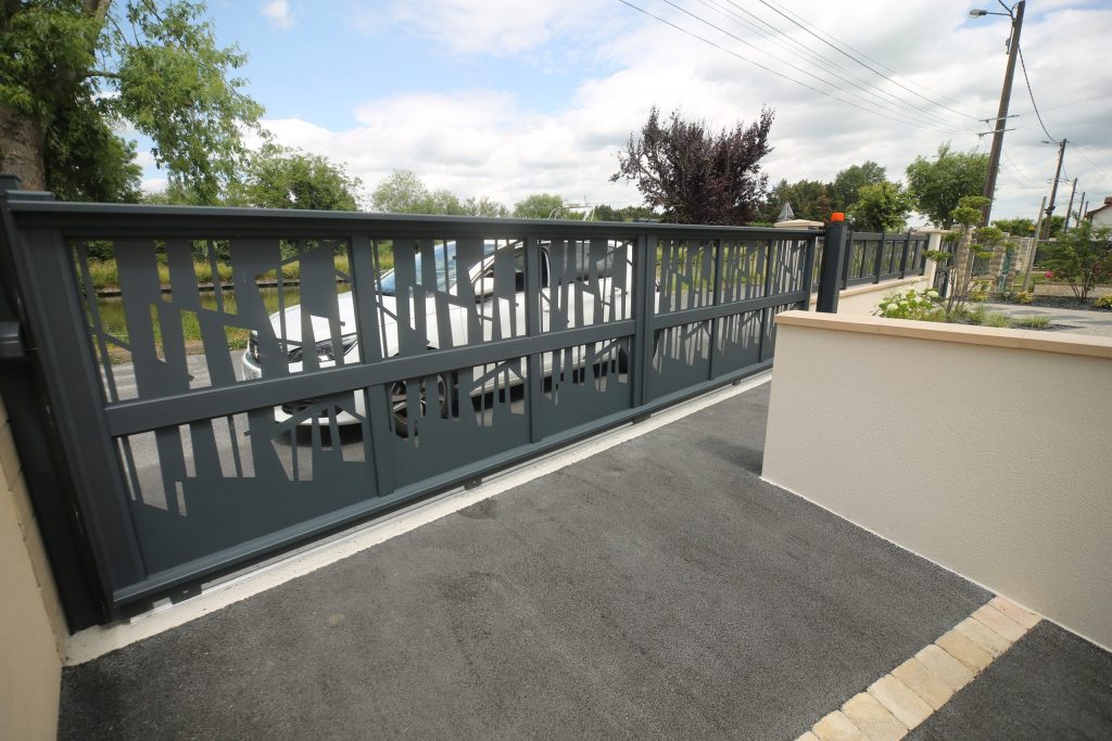 COLVER createur jardin paysage noyon compiegne portail coulissant contemporain automatique