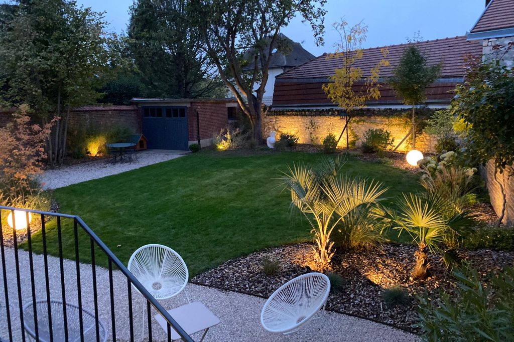 COLVER createur jardin paysage eclairage massif