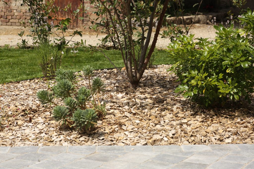 Colver createur jardin paysagiste oise compiegne paillage végétal plaquettes bois
