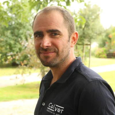 Portrait du paysagiste Colver Créateur de Jardin — expert en aménagement paysager à Noyon